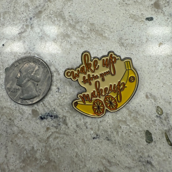 Wake-up before you Make-up Decorative Push pin - Picture 2 of 3